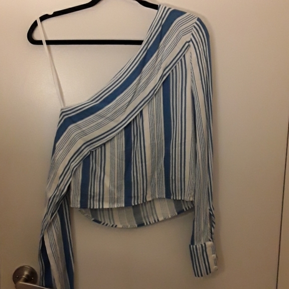 NEVER WORN blue/white striped one  shoulder blouse - Picture 8 of 8